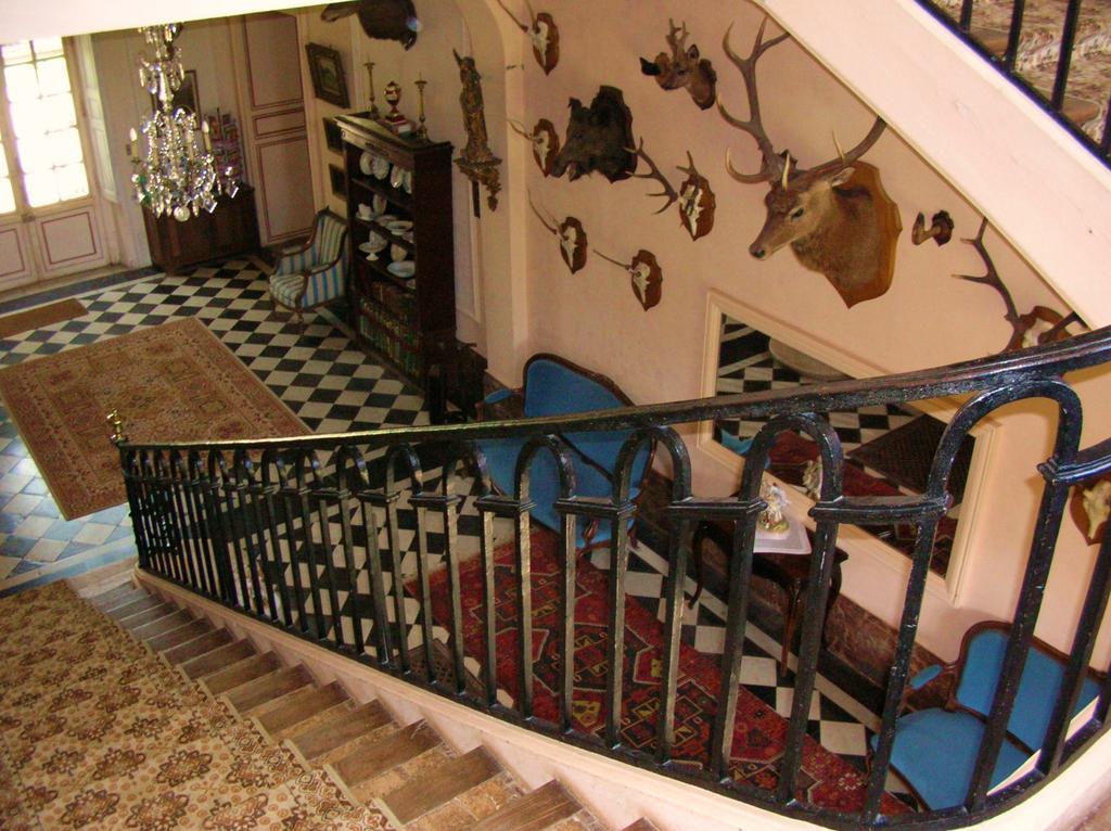 Chateau De Fleury La Foret Bed and Breakfast Igoville Esterno foto