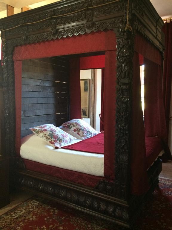 Chateau De Fleury La Foret Bed and Breakfast Igoville Esterno foto